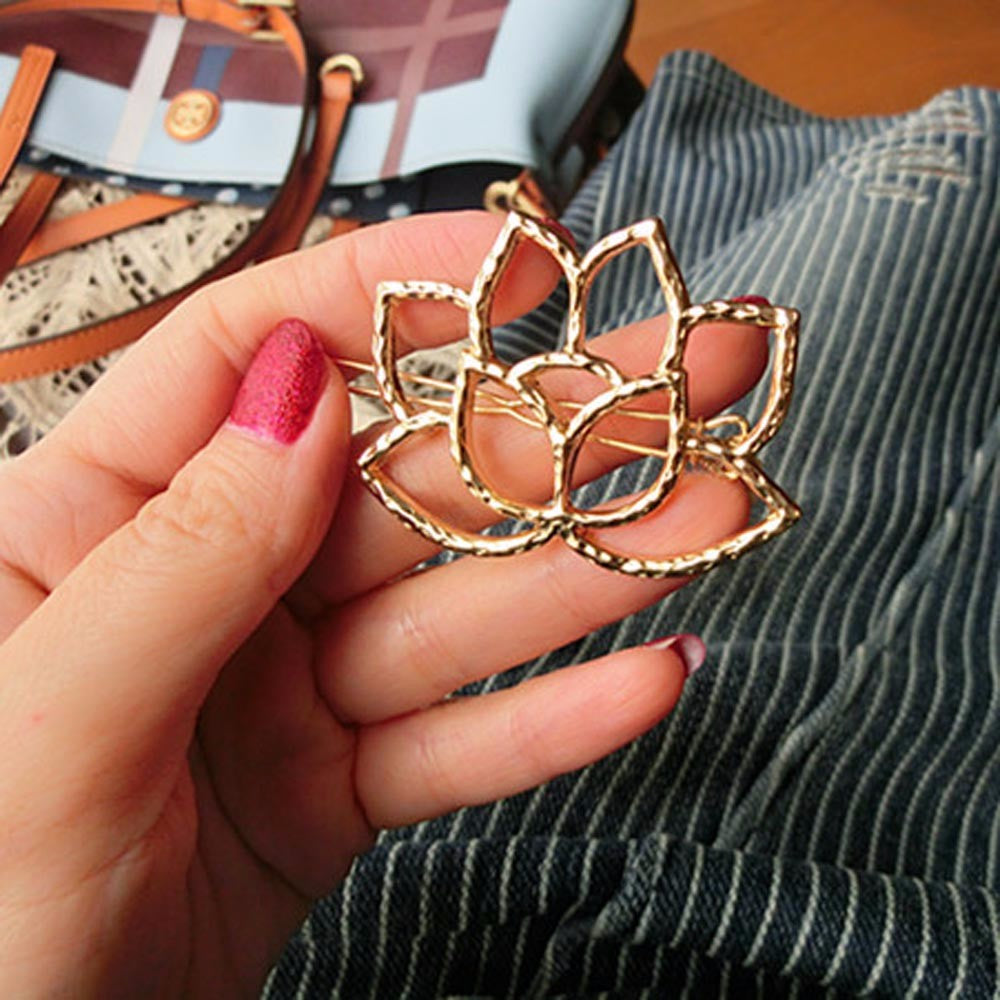 Lotus Retro Styling Hairpin