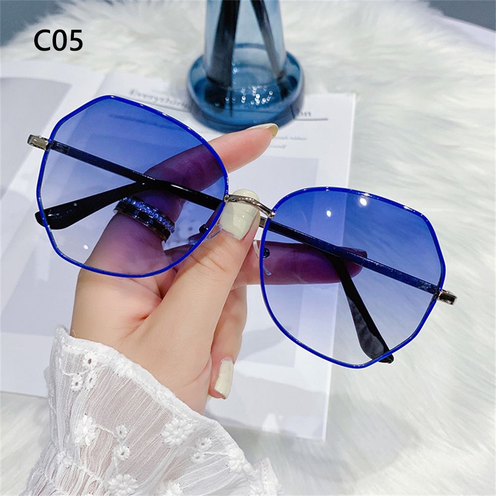 Luxury Designer Sunglasses – UV400 Oversized Fashion Shades