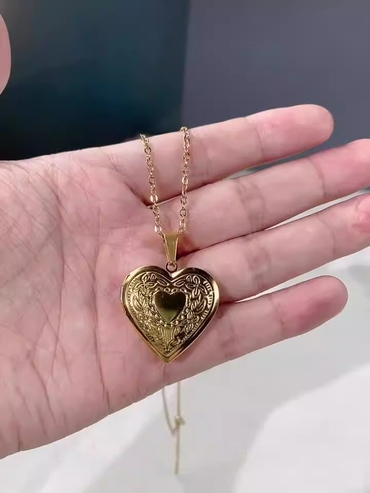 Opening Heart Women Necklace Personalized Album Box Necklace