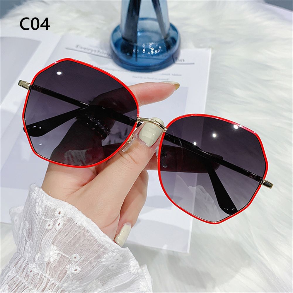 Luxury Designer Sunglasses – UV400 Oversized Fashion Shades