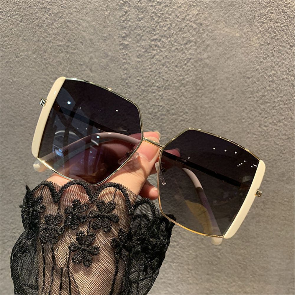 Luxury Designer Sunglasses – UV400 Oversized Fashion Shades