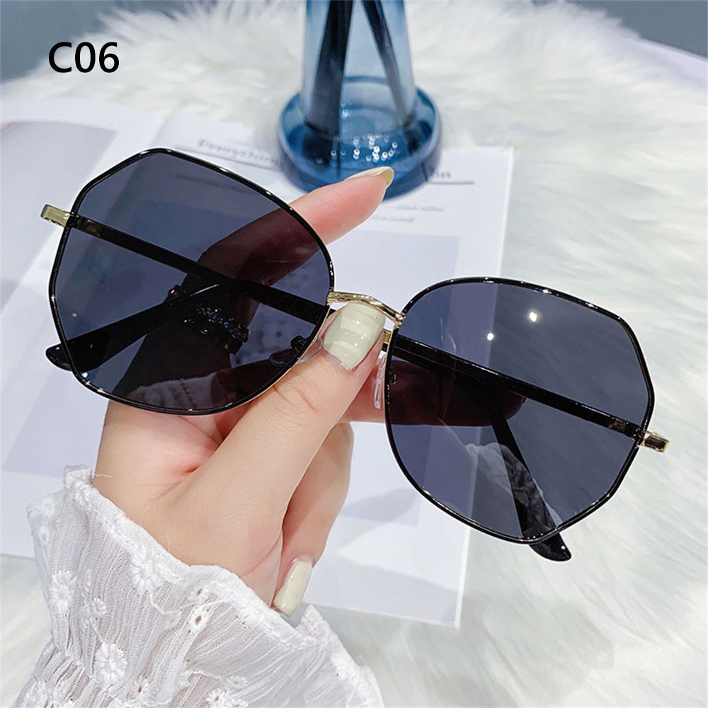 Luxury Designer Sunglasses – UV400 Oversized Fashion Shades